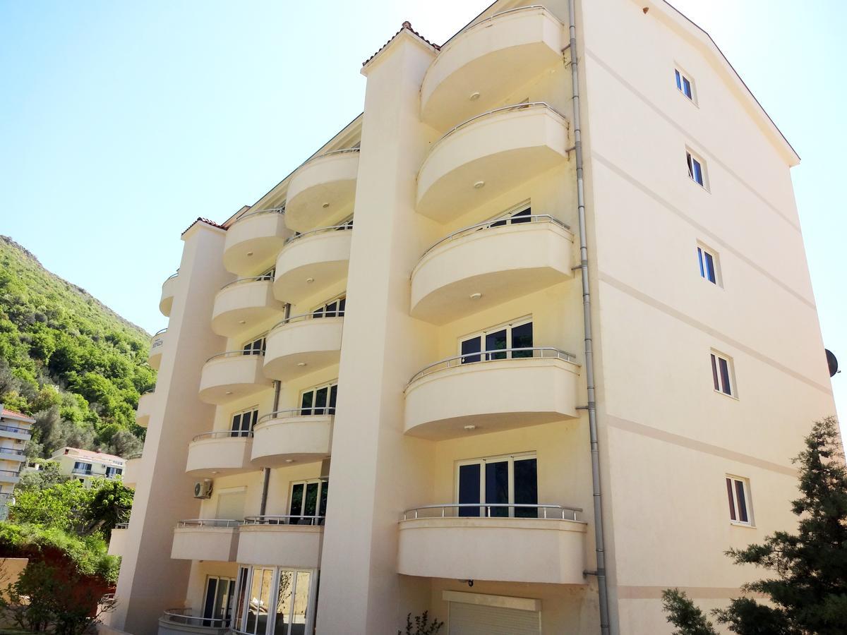 Anja & Ogo Apartments Sea View & Pool Petrovac na moru Exterior foto